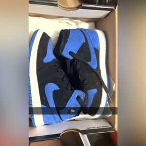 Gently use . No scuff …  semi new . Great condition. I can send video